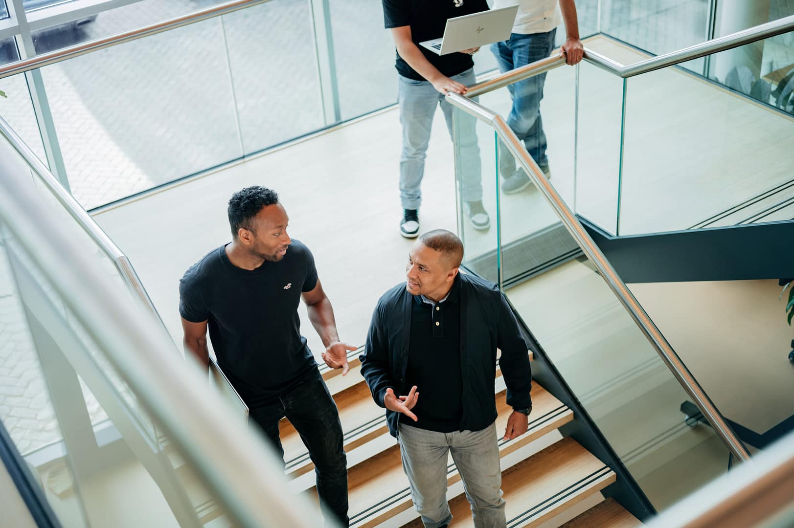 Overleg tussen twee collega's